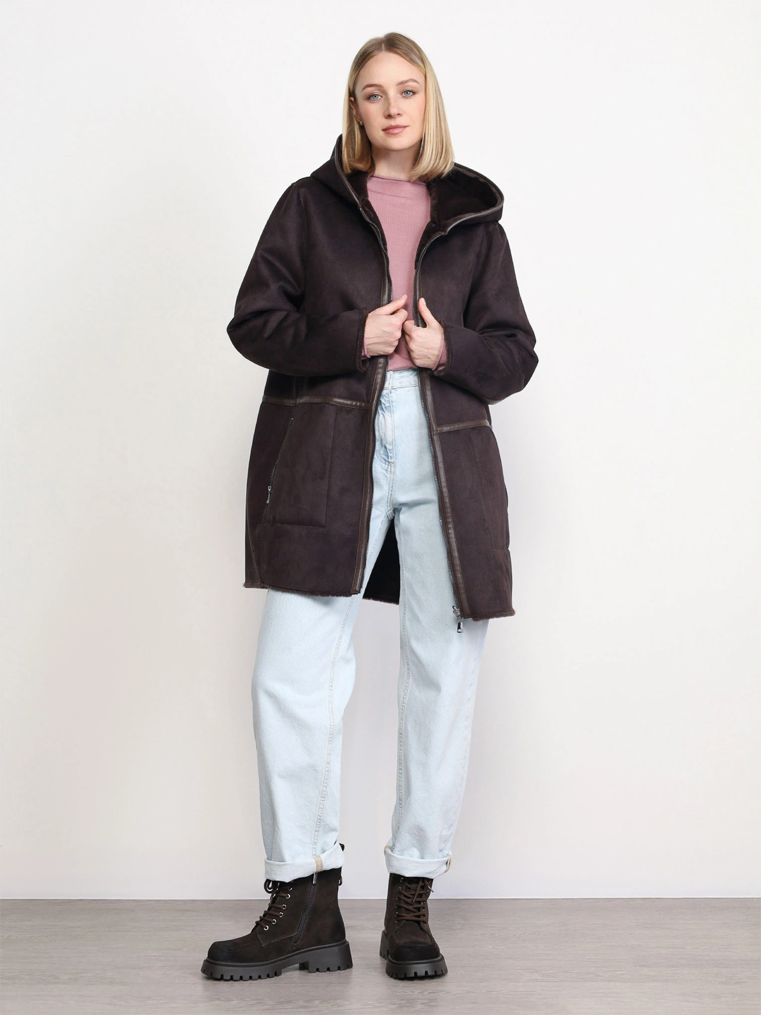 Пальто двустороннее темно-коричневого цвета с капюшоном